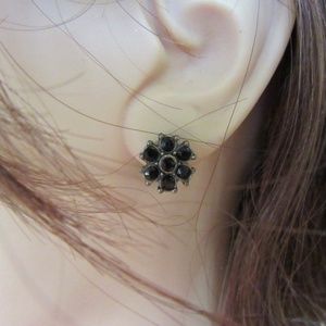 Black rhinestone flower clip-on stud earrings